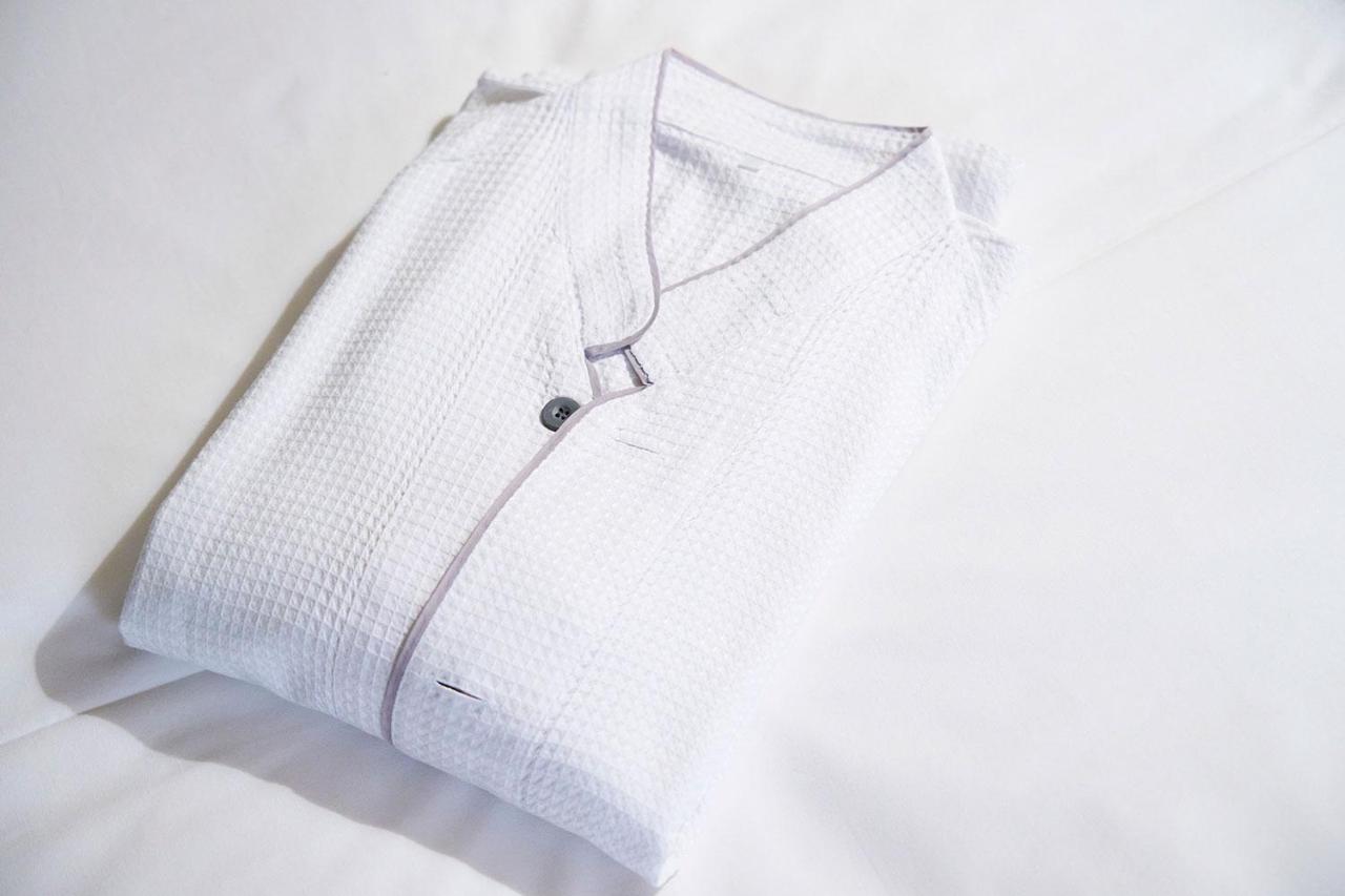 Hotel Granvia Wakayama Exterior photo A white linen shirt