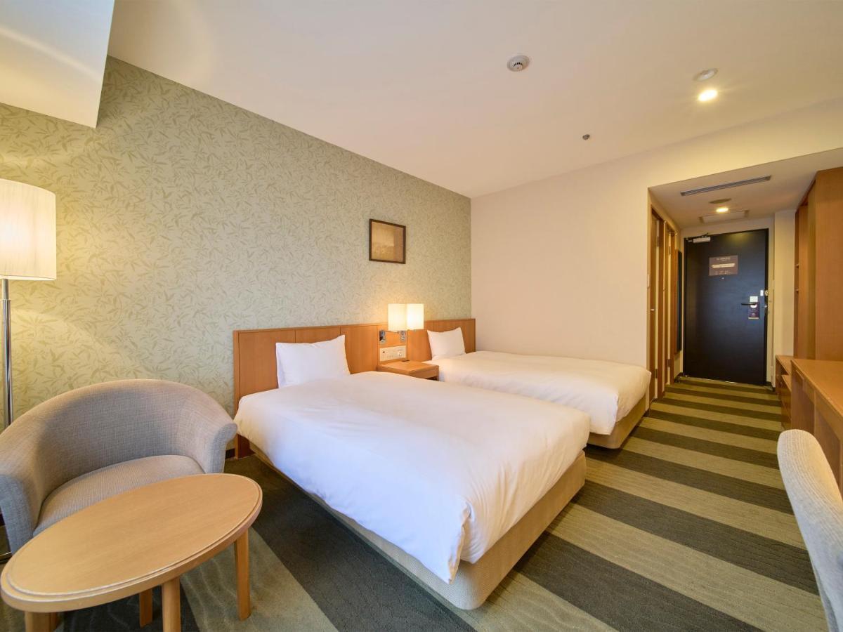 Hotel Granvia Wakayama Exterior photo A room at the hotel
