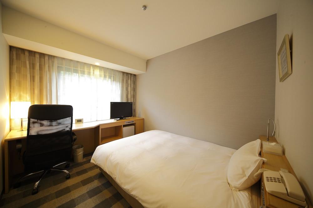 Hotel Granvia Wakayama Exterior photo A single room at the hotel