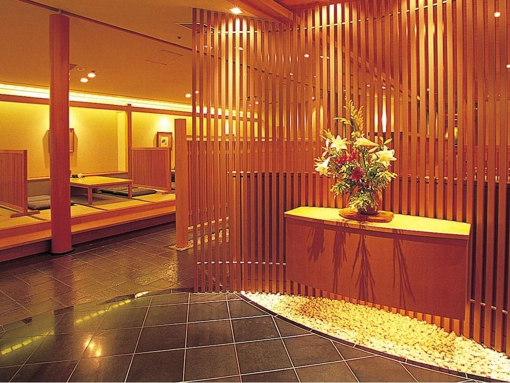 Hotel Granvia Wakayama Exterior photo Interior of a modern onsen