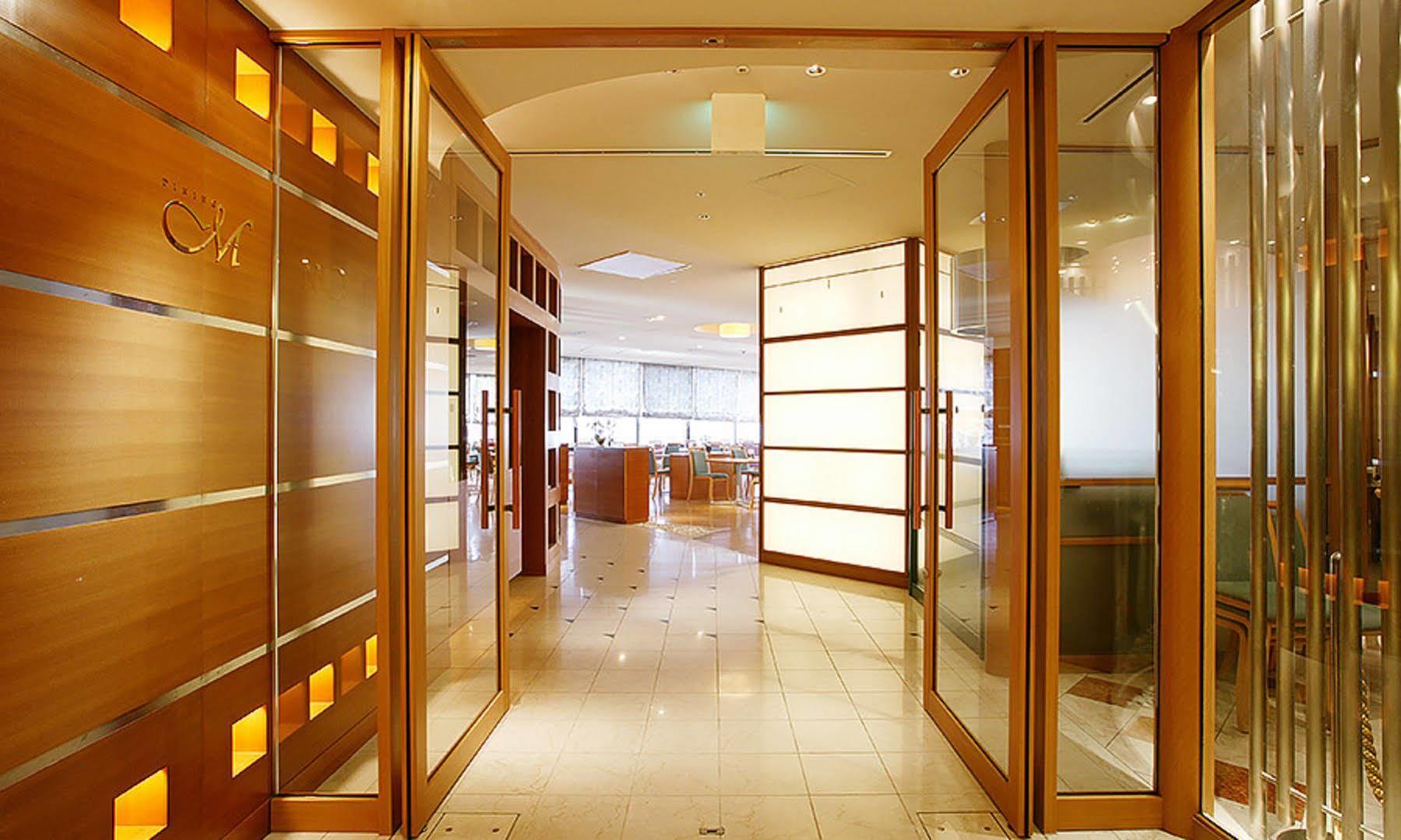 Hotel Granvia Wakayama Exterior photo The interior of the lounge