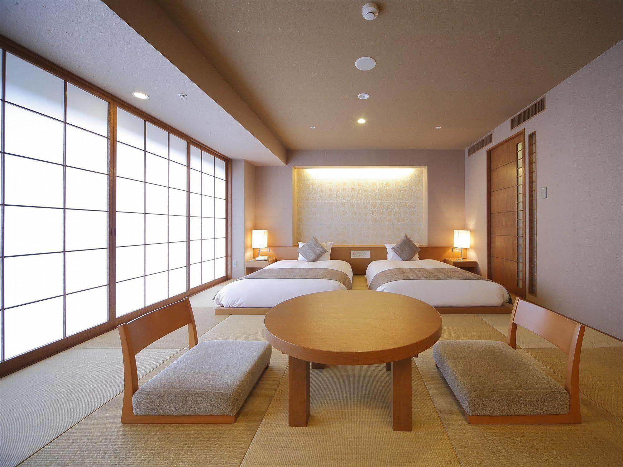 Hotel Granvia Wakayama Exterior photo A Japanese-style room at the hotel