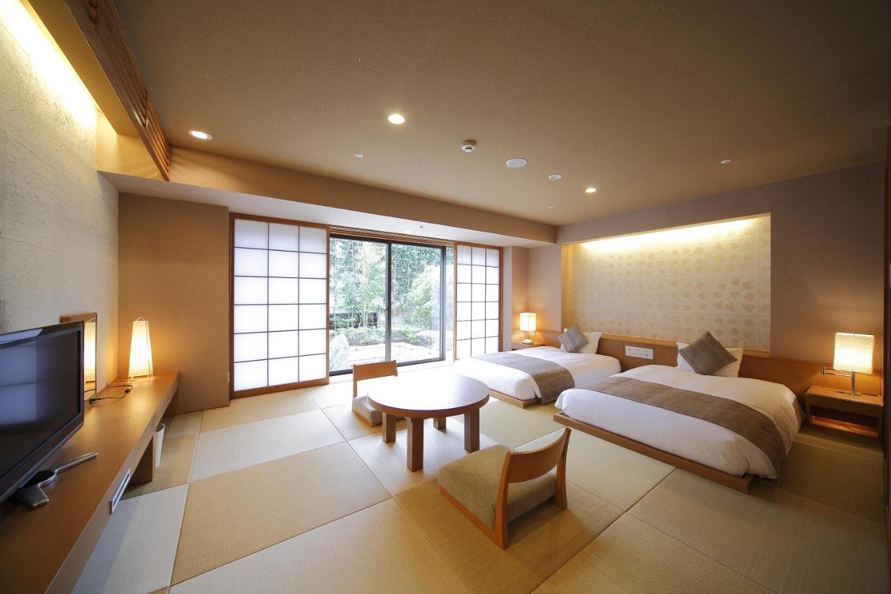 Hotel Granvia Wakayama Exterior photo A room at the hotel